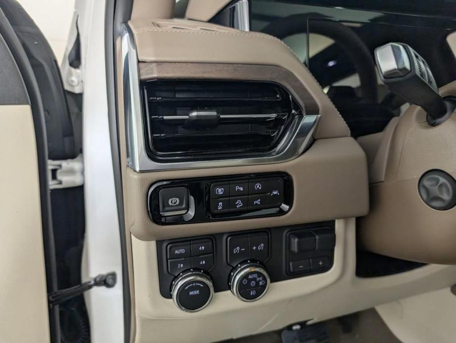 new 2025 GMC Yukon XL car, priced at $97,574