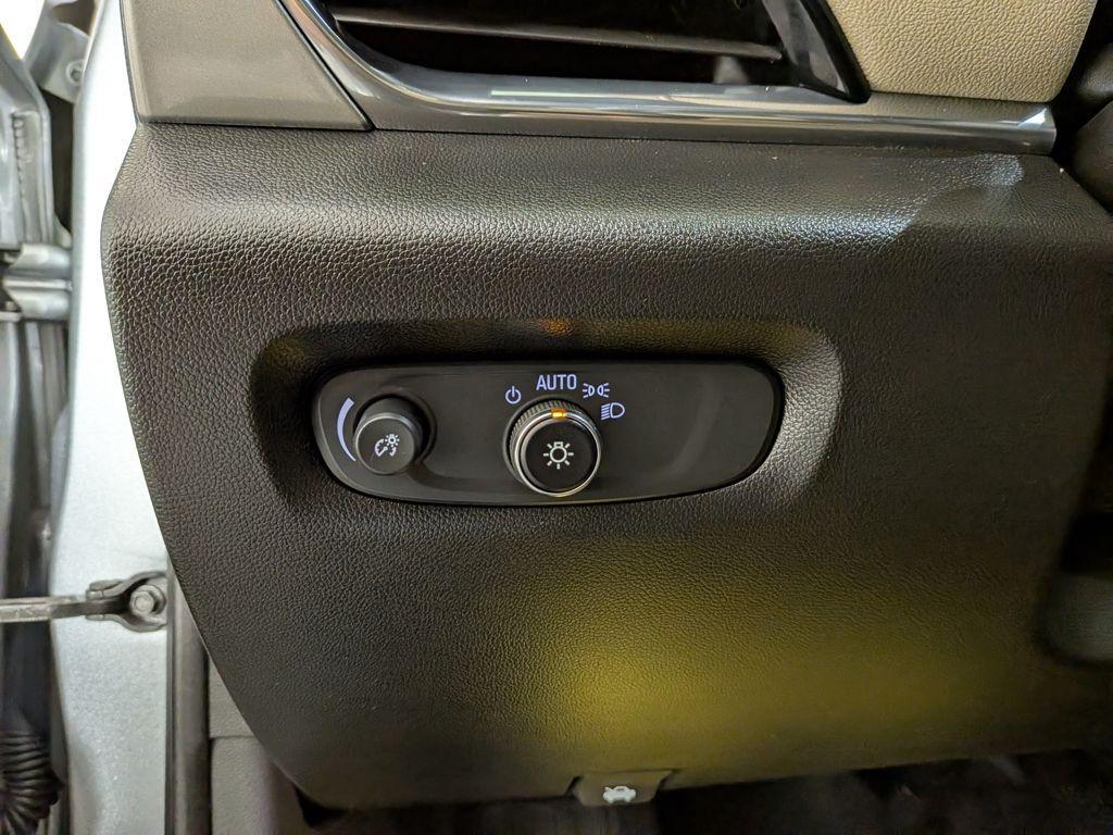 used 2024 Chevrolet Traverse Limited car, priced at $33,388