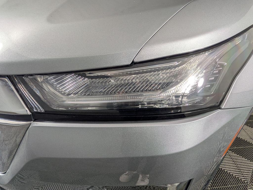 used 2024 Chevrolet Traverse Limited car, priced at $33,388