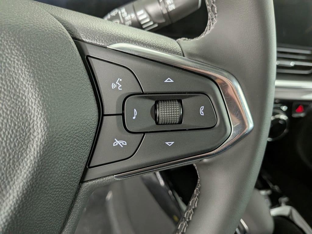 new 2025 Chevrolet Trax car, priced at $25,266