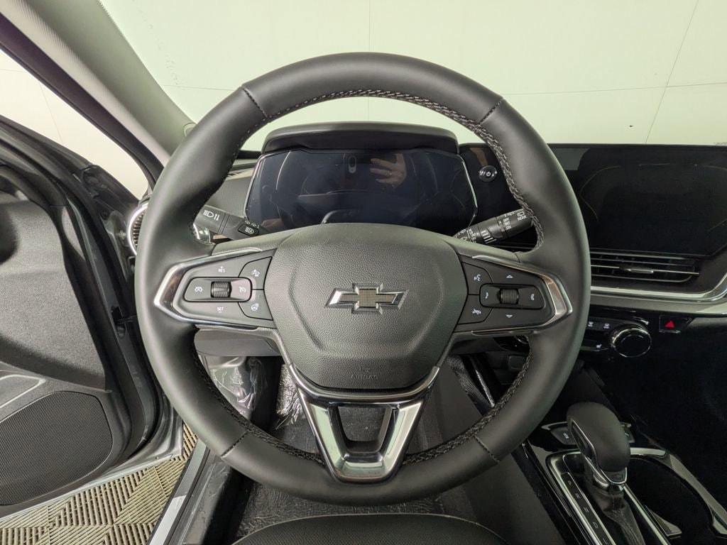 new 2025 Chevrolet Trax car, priced at $25,266