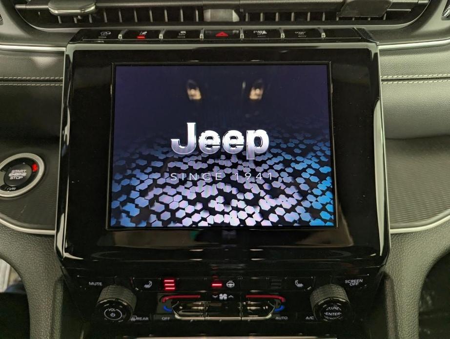 new 2024 Jeep Grand Cherokee L car, priced at $49,049