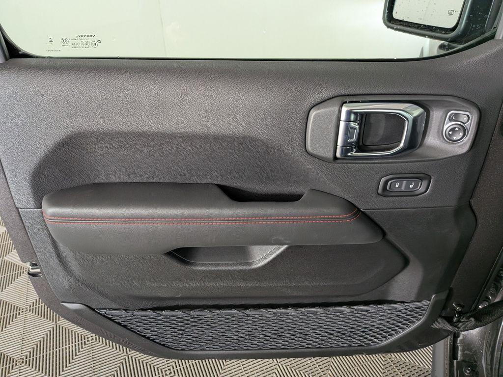 new 2025 Jeep Wrangler car, priced at $55,106