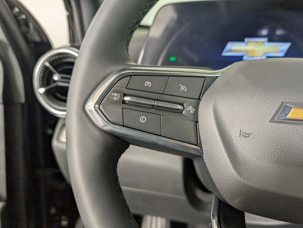 new 2026 Chevrolet Equinox car, priced at $32,196