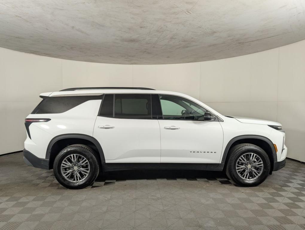 used 2025 Chevrolet Traverse car, priced at $41,488