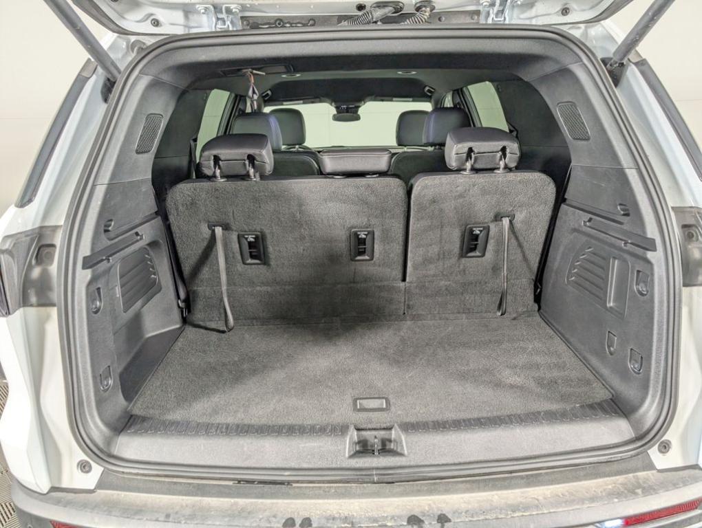 used 2025 Chevrolet Traverse car, priced at $41,488