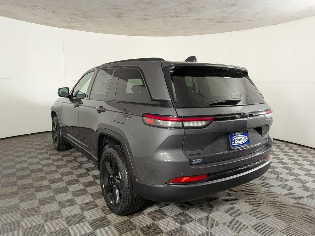 new 2025 Jeep Grand Cherokee car, priced at $48,203