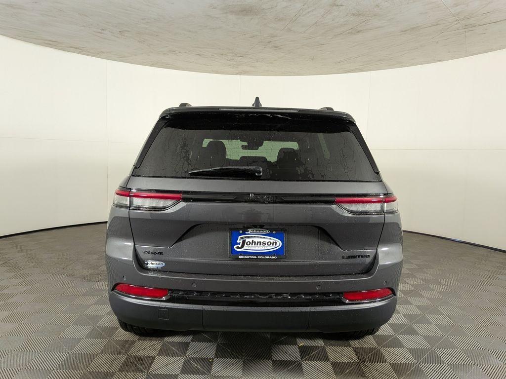new 2025 Jeep Grand Cherokee car, priced at $48,203