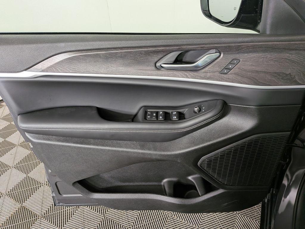 new 2025 Jeep Grand Cherokee car, priced at $48,203