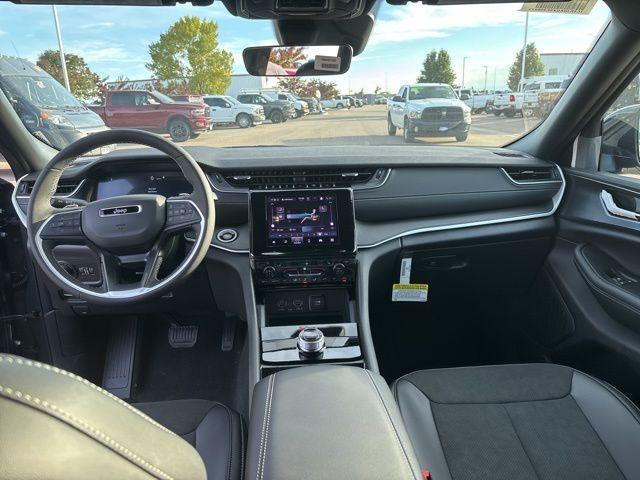 new 2025 Jeep Grand Cherokee car, priced at $45,278