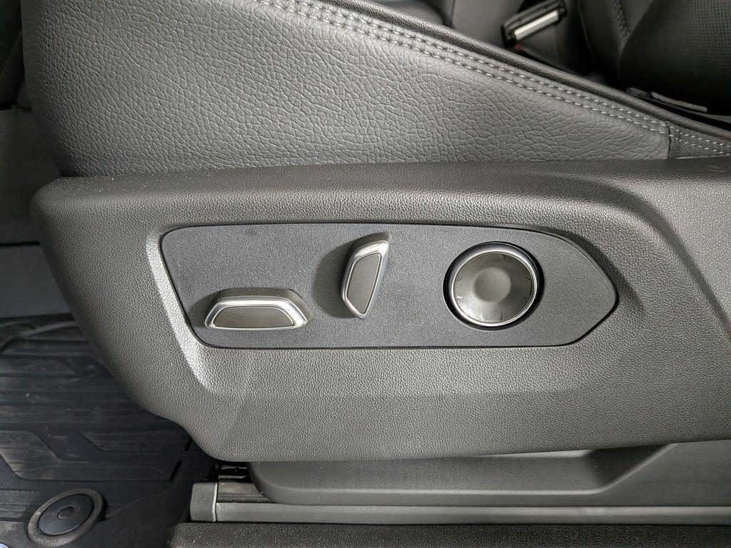 new 2025 GMC Yukon car, priced at $90,548