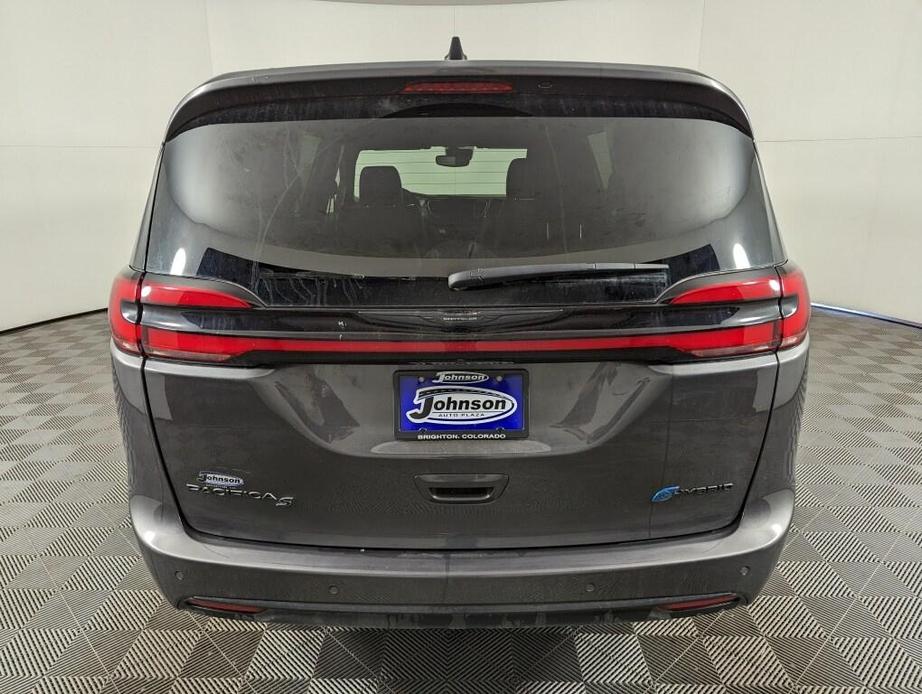 new 2023 Chrysler Pacifica Hybrid car, priced at $41,671