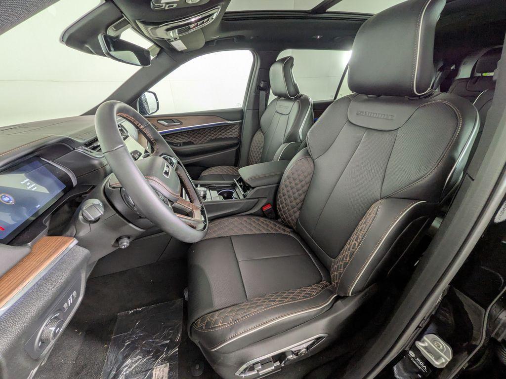 new 2025 Jeep Grand Cherokee L car, priced at $59,357