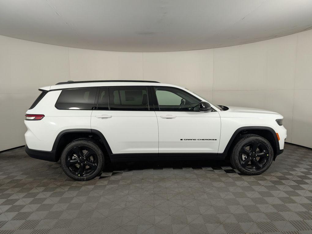 new 2025 Jeep Grand Cherokee L car, priced at $46,290