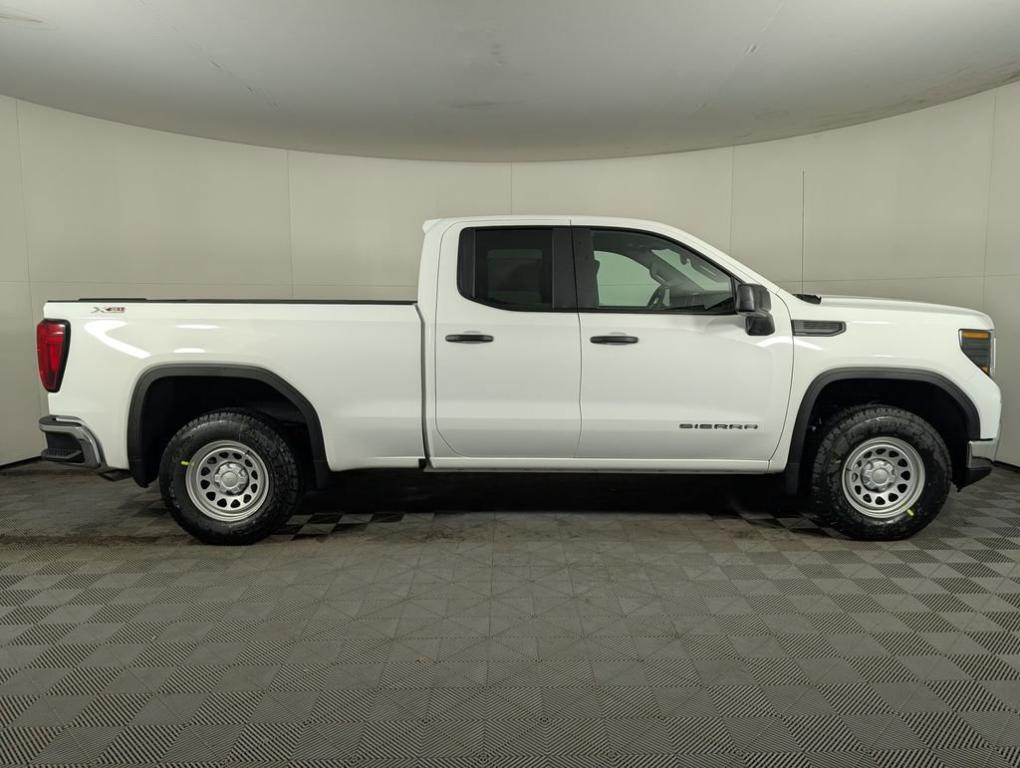 new 2025 GMC Sierra 1500 car, priced at $47,569