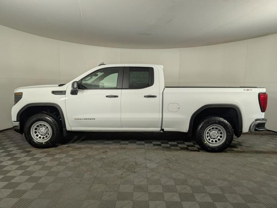 new 2025 GMC Sierra 1500 car, priced at $47,569