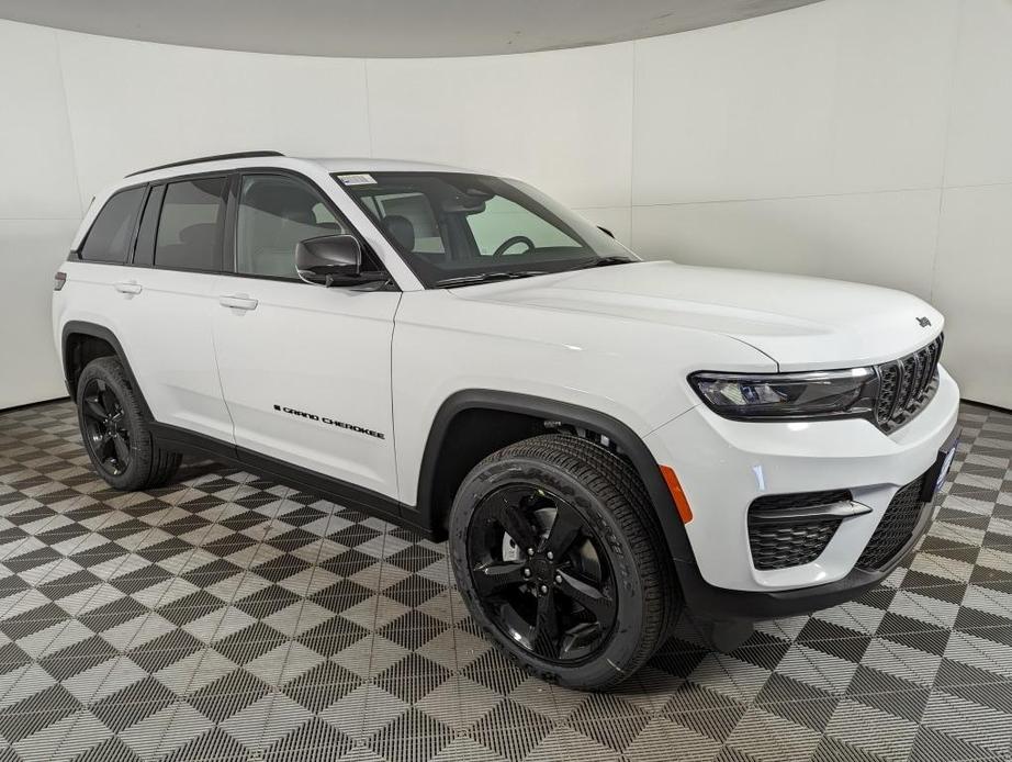 new 2024 Jeep Grand Cherokee car, priced at $46,369