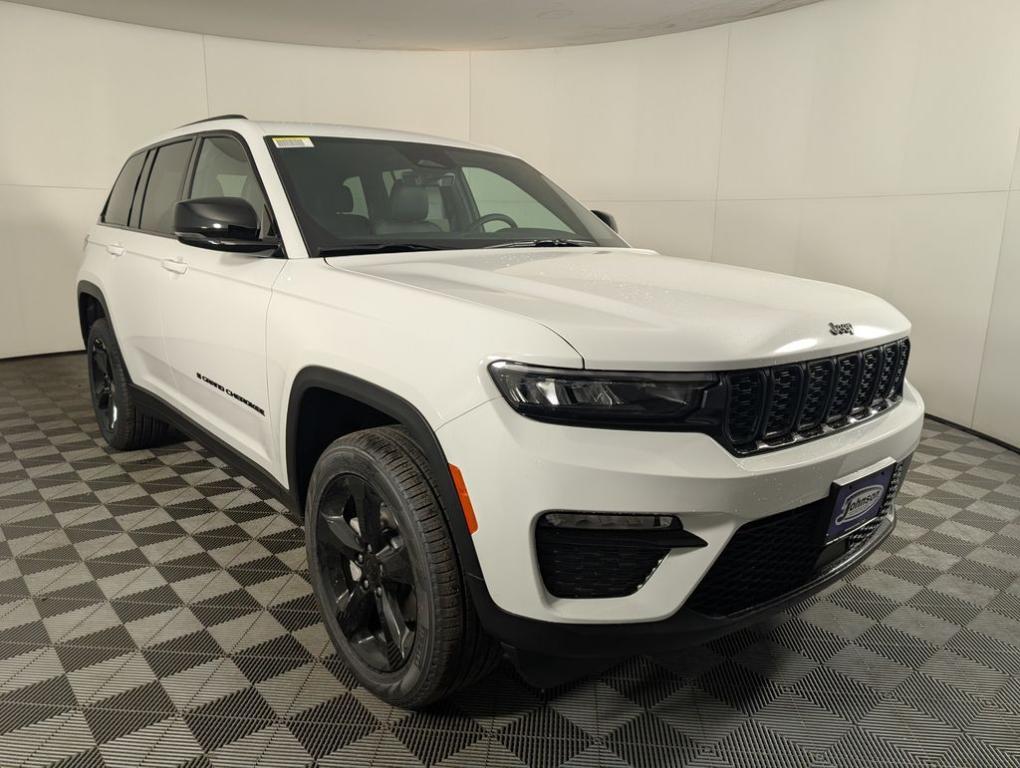 new 2025 Jeep Grand Cherokee car, priced at $46,960