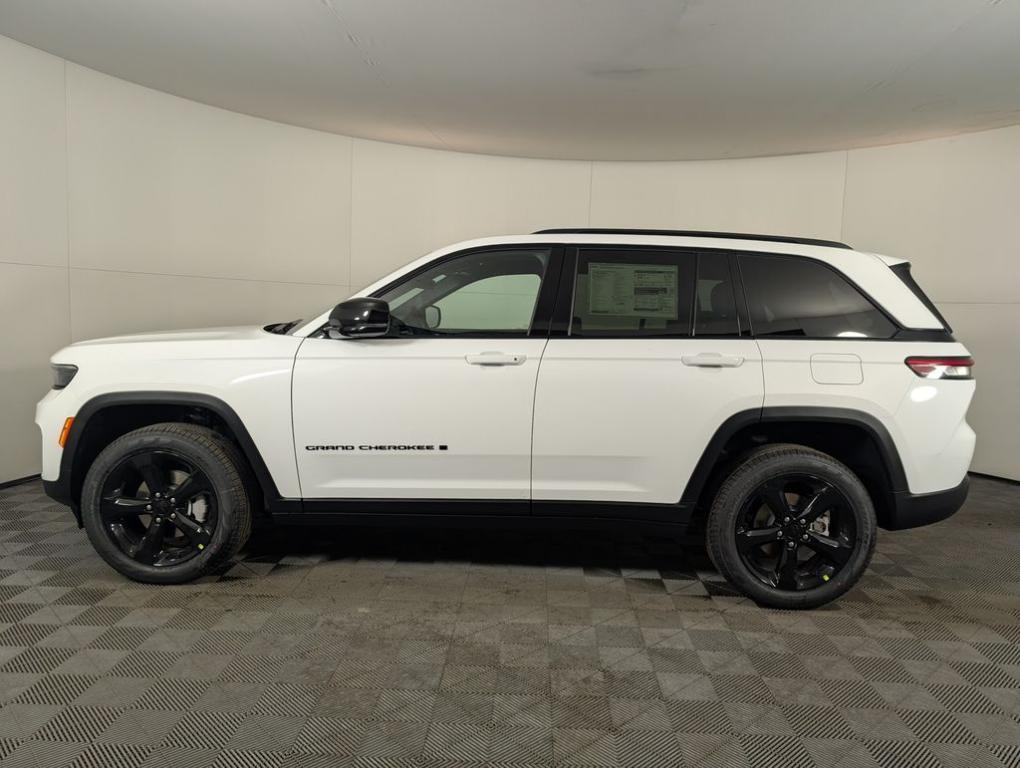 new 2025 Jeep Grand Cherokee car, priced at $46,960