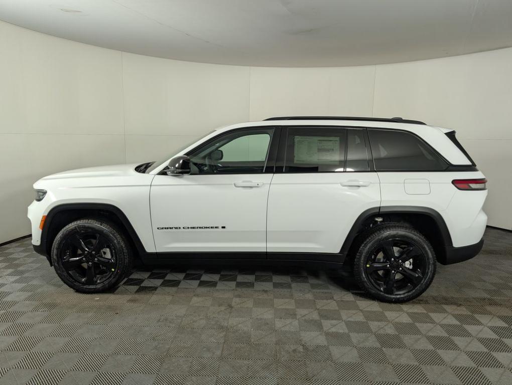 new 2025 Jeep Grand Cherokee car, priced at $51,807