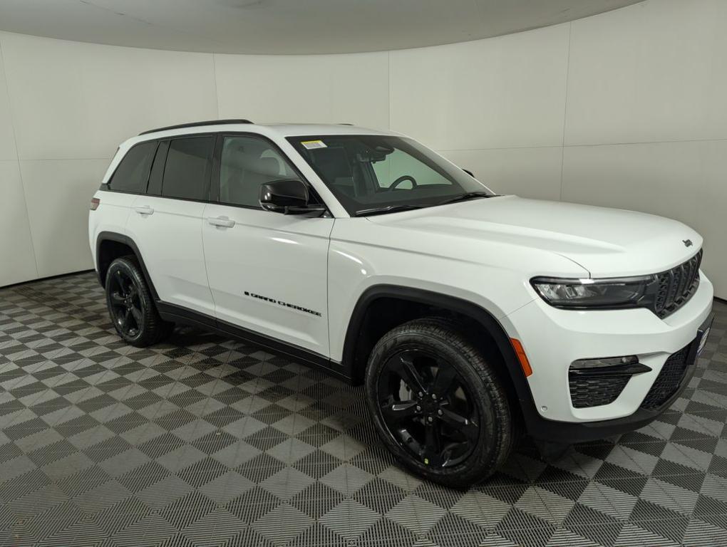 new 2025 Jeep Grand Cherokee car, priced at $51,807