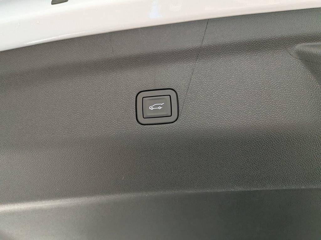 new 2025 GMC Yukon XL car, priced at $80,159