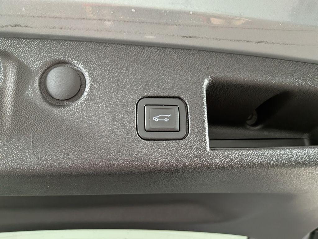 used 2024 Chevrolet Equinox car, priced at $29,988
