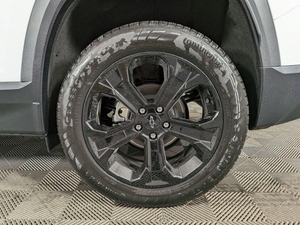 new 2026 Chevrolet Equinox car, priced at $34,428