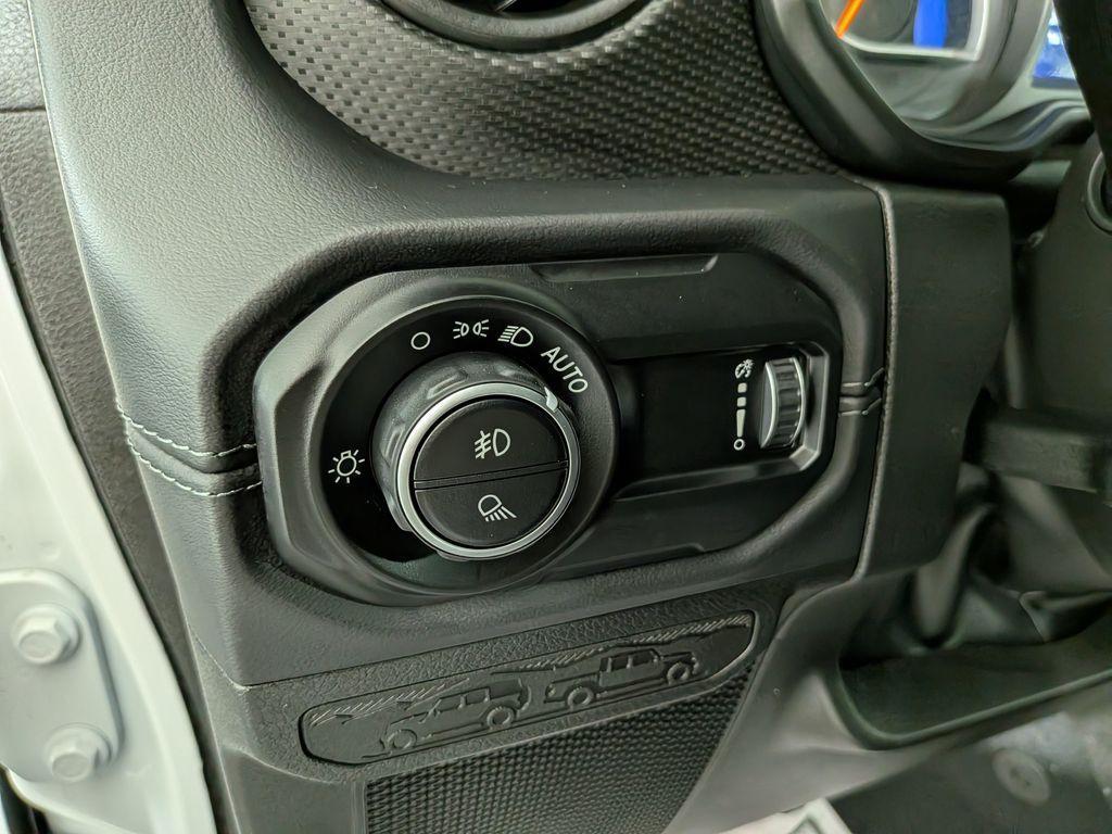 new 2025 Jeep Gladiator car, priced at $51,538