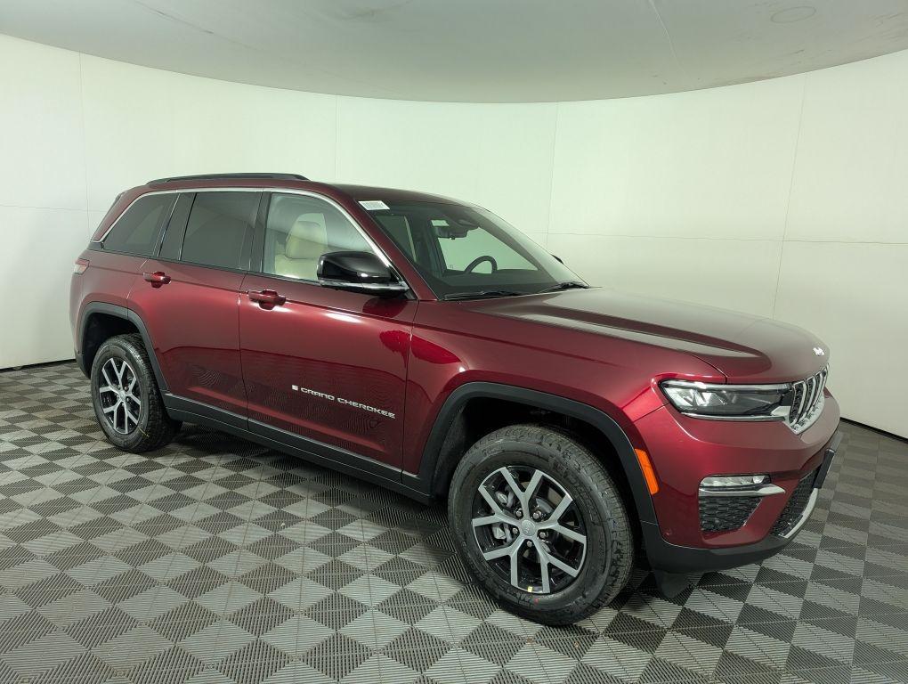 new 2025 Jeep Grand Cherokee car, priced at $49,910