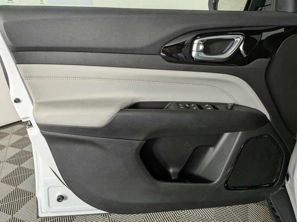 new 2025 Jeep Compass car, priced at $31,924
