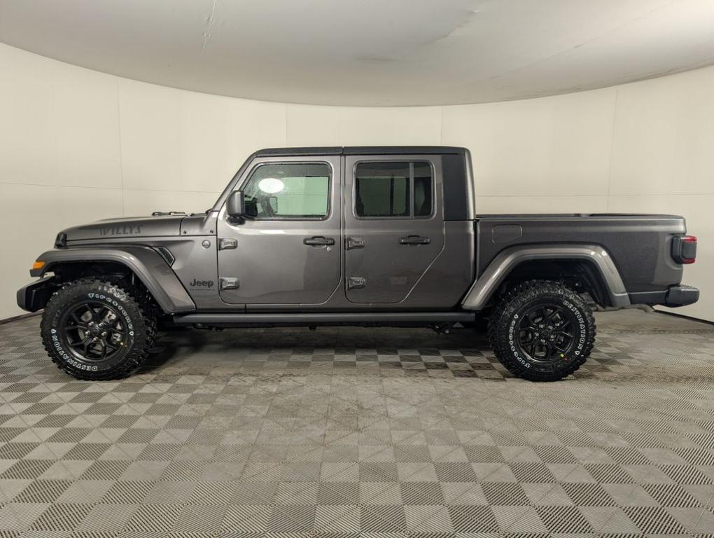 new 2025 Jeep Gladiator car, priced at $50,579