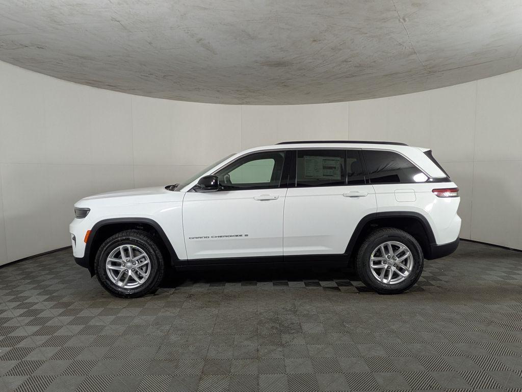 new 2025 Jeep Grand Cherokee car, priced at $39,904