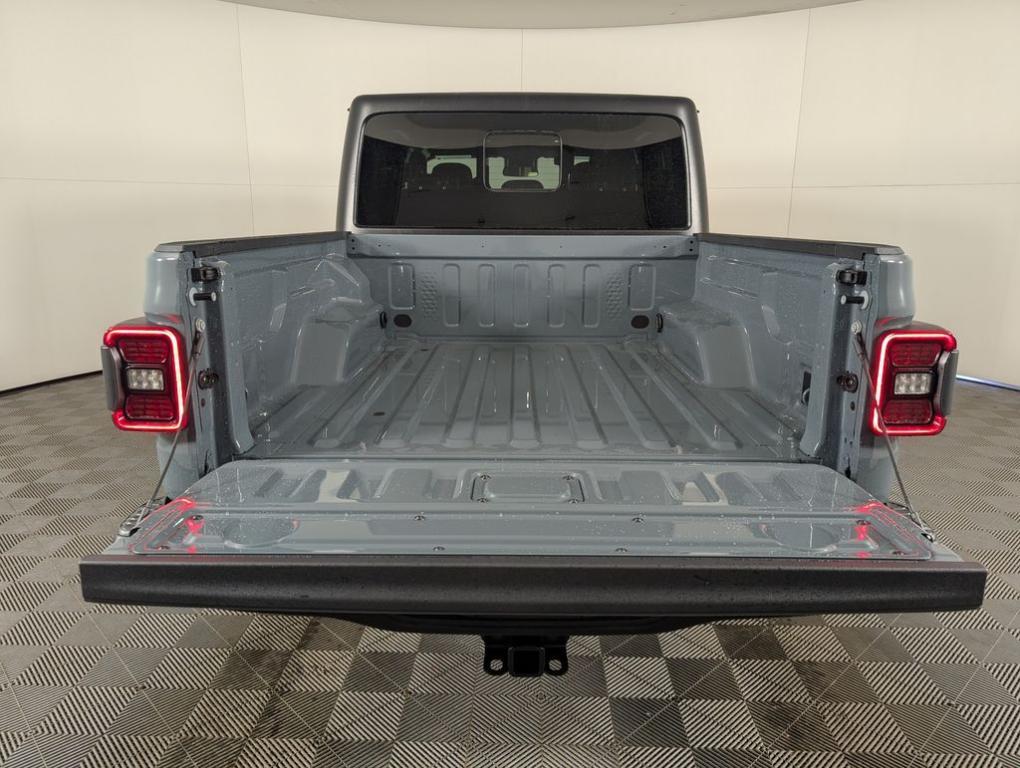 new 2025 Jeep Gladiator car, priced at $57,574