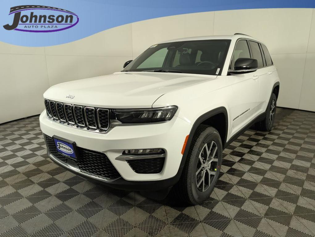 new 2025 Jeep Grand Cherokee car, priced at $43,645