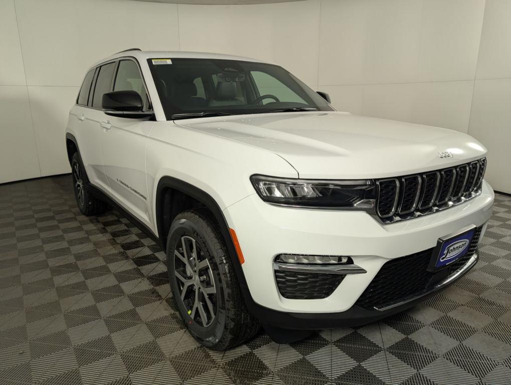 new 2025 Jeep Grand Cherokee car, priced at $43,645