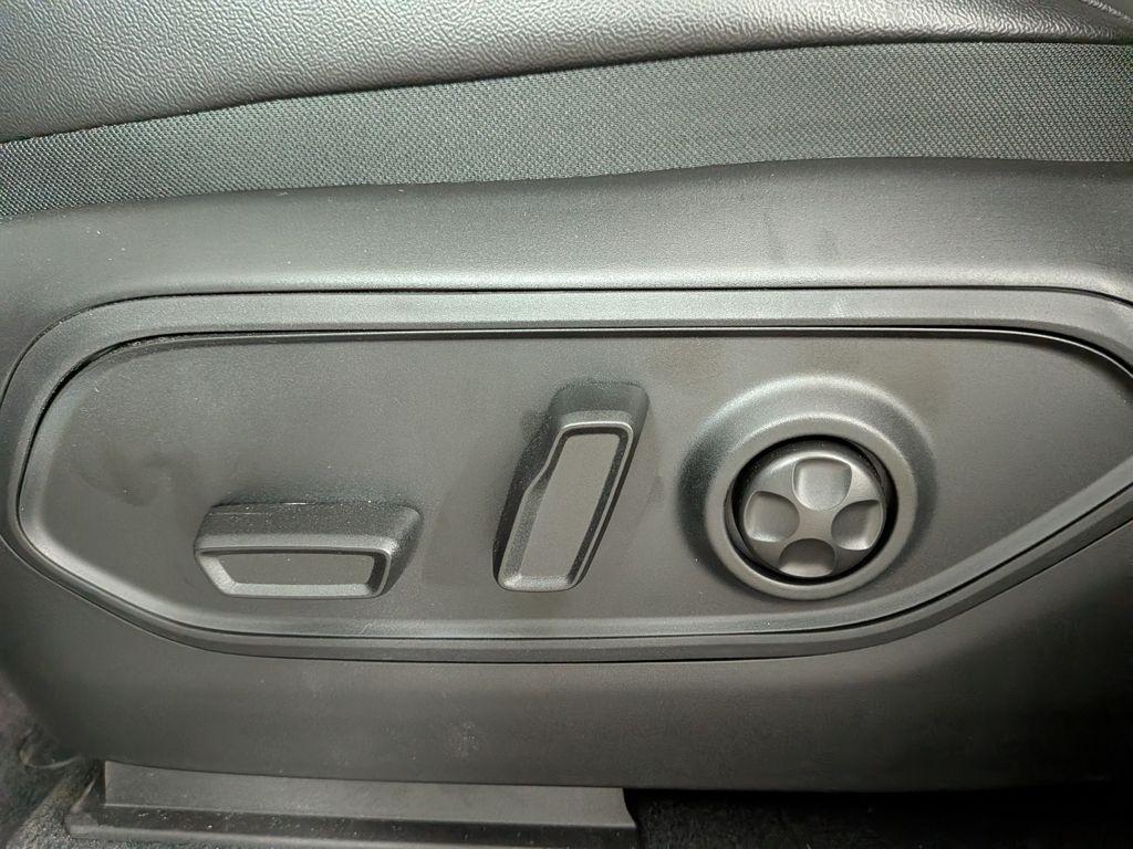 new 2025 Jeep Grand Cherokee L car, priced at $47,077