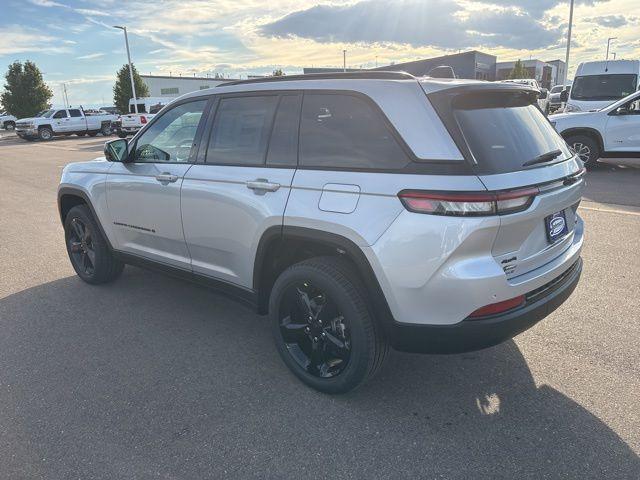 new 2025 Jeep Grand Cherokee car, priced at $50,704