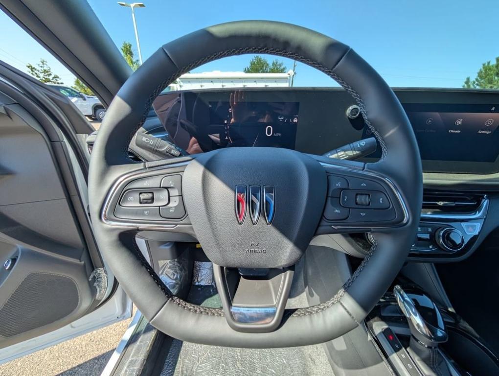new 2025 Buick Envista car, priced at $27,089