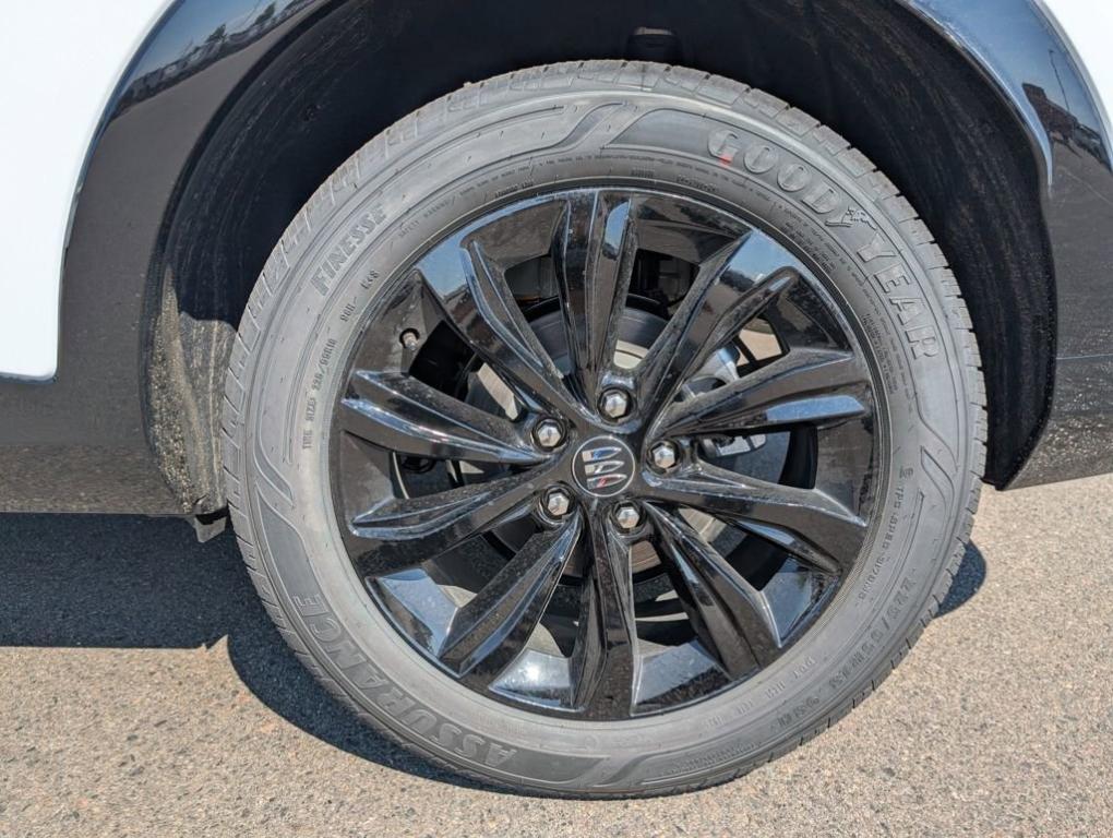 new 2025 Buick Envista car, priced at $27,089