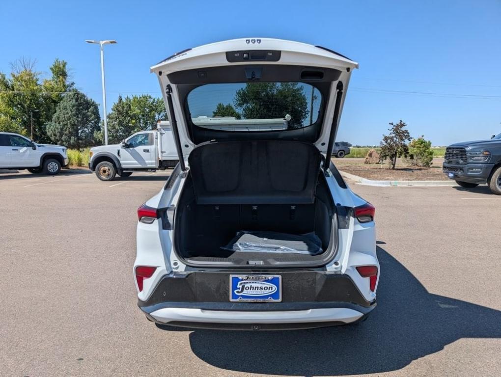 new 2025 Buick Envista car, priced at $27,089