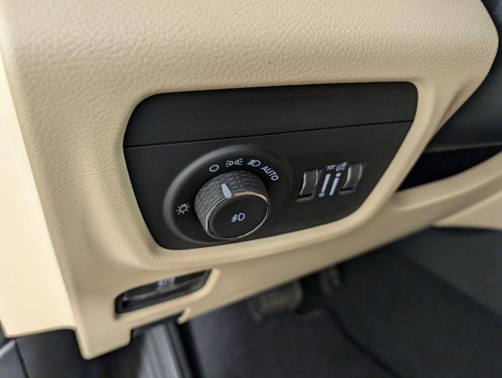 new 2025 Jeep Grand Cherokee L car, priced at $48,254