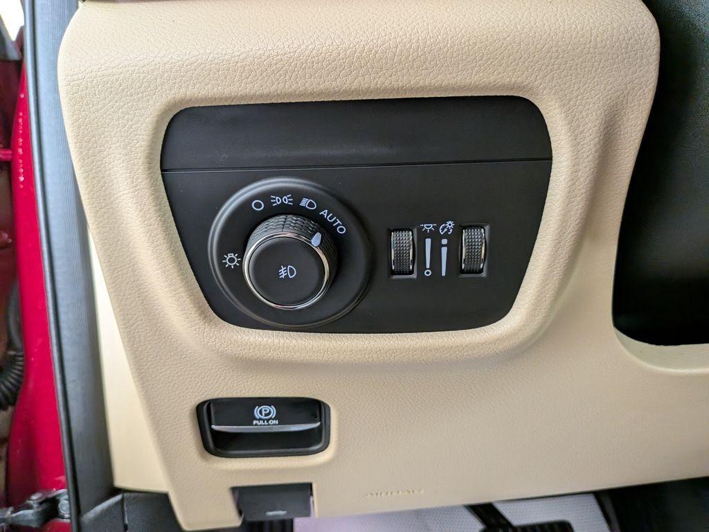 used 2023 Jeep Grand Cherokee car, priced at $34,988