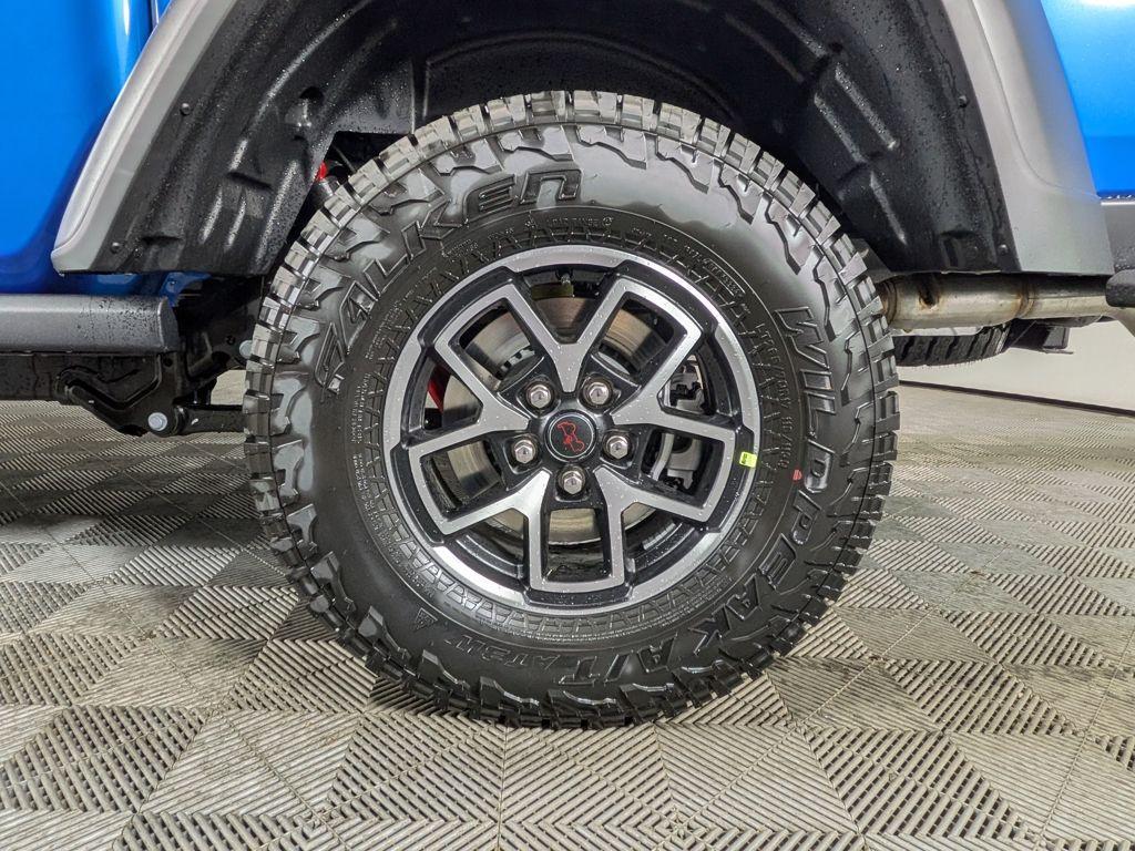 new 2025 Jeep Gladiator car, priced at $48,600
