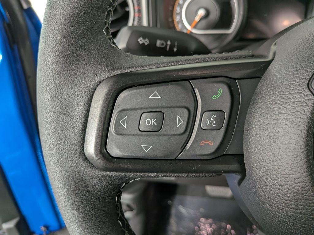 new 2025 Jeep Gladiator car, priced at $48,600