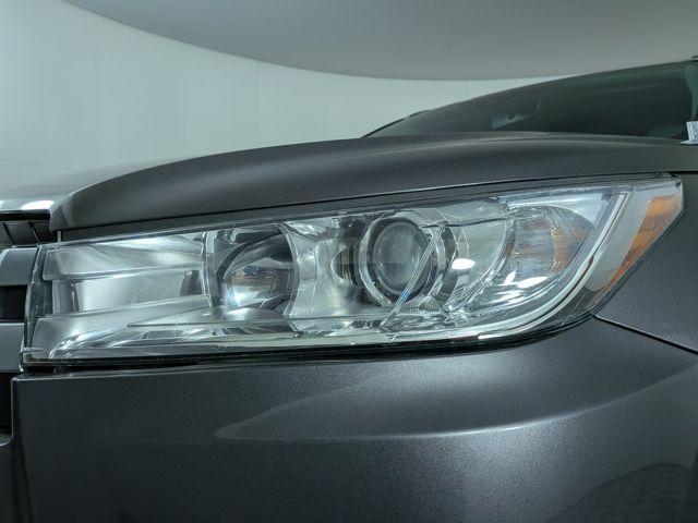 used 2019 Toyota Highlander car, priced at $28,488