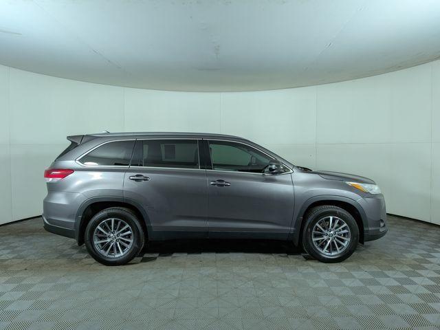 used 2019 Toyota Highlander car, priced at $28,488