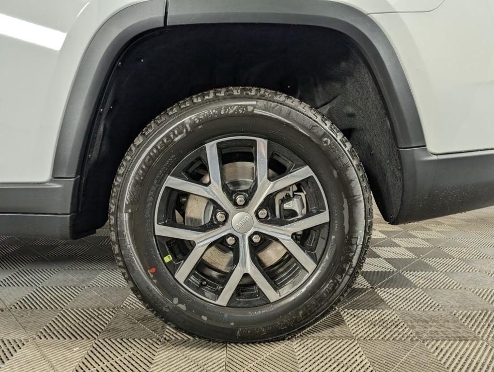 new 2025 Jeep Grand Cherokee L car, priced at $43,975