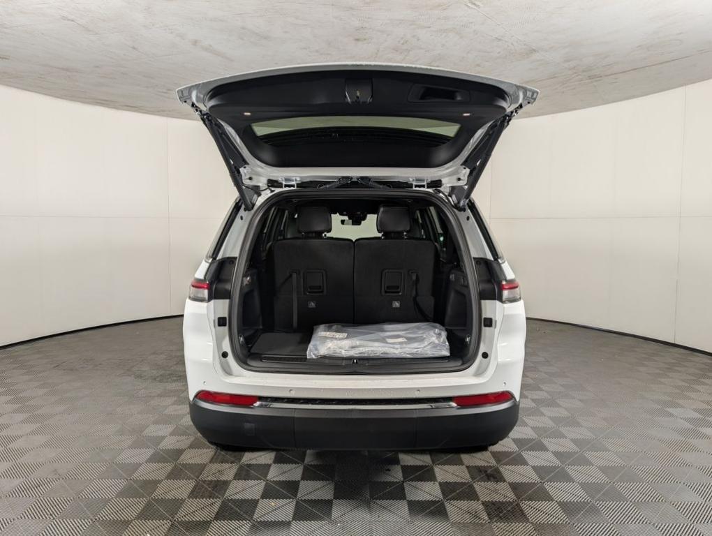 new 2025 Jeep Grand Cherokee L car, priced at $43,975