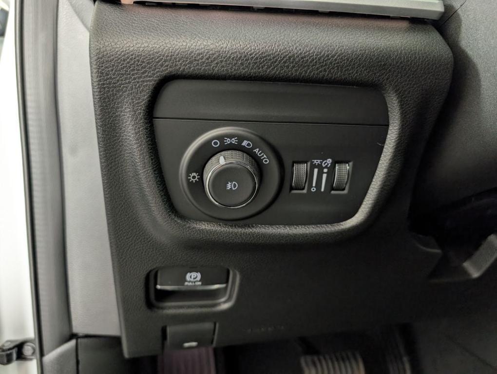 new 2025 Jeep Grand Cherokee L car, priced at $43,975